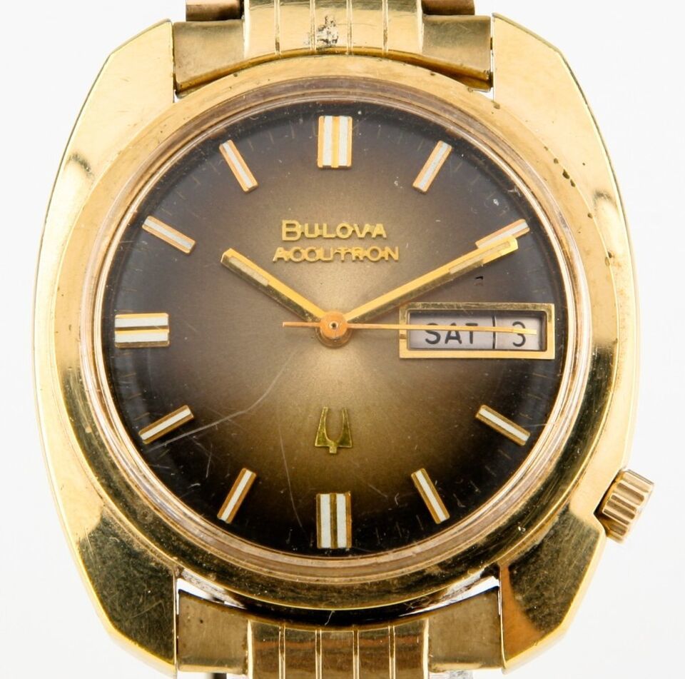 Vintage Bulova Accutron Men's Gold Electroplate Tuning Fork 218 Watch Day/Date - $427.68