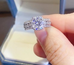 2 Carat Moissanite Ring in Genuine 925 Silver Round Brilliant Cut DVVS1 New - $179.00