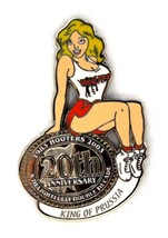 HOOTERS RESTAURANT 20th ANNIVERSARY GIRL KING OF PRUSSIA LAPEL BADGE PIN - $14.50