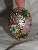 VINTAGE GOLD TONE SCROLL ENAMEL HIGH RELIEF CLOISONNE EGG 2 1/2&quot; - £8.67 GBP