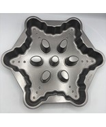 Wilton Nonstick Snowflake Cake Pan 12 Inch Gray Steel Baking Mold Christmas - $242.63 MXN