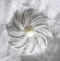 Sarah Coventry Faux Pearl Silver-tone Swirl Flower Brooch vintage 2 1/2&quot; - £9.91 GBP