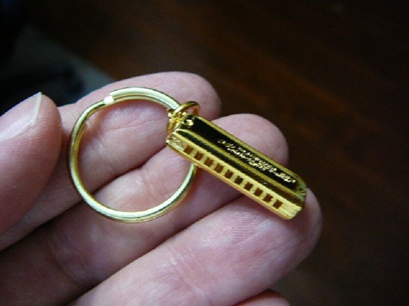 (M-329-C) mini 10-hole 24k gold plt Hohner HARMONICA KEYCHAIN ring  jewelry - $19.20