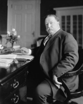 President William Howard Taft at his White House office desk Photo Print - £5.88 GBP+