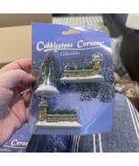 Cobblestone Corners Collectibles Ceramic Christmas Tree Entrance Pre-Owned - $144.84 MXN
