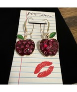 Betsey Johnson Gold Tone Hot Pink Apple Drop Earrings Set ~ New ~ - $459.38 MXN