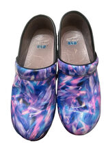 Dansko LT Professional Women&#39;s Clogs in Size 39 (9.5) READ - $119.81 MXN