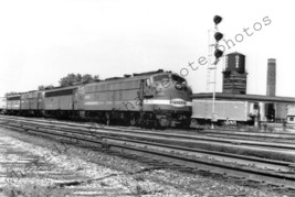 New York Central NYC 4055 EMD E8A Chicago ILL 1968 Photo - £11.76 GBP