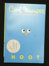 Hoot By Carl Hiaasen Trade Paperback Book Very Good Scholastic - £3.56 GBP