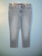 Ladies Bandolino Light Wash Jeans 12 Amy Stretch - £9.60 GBP