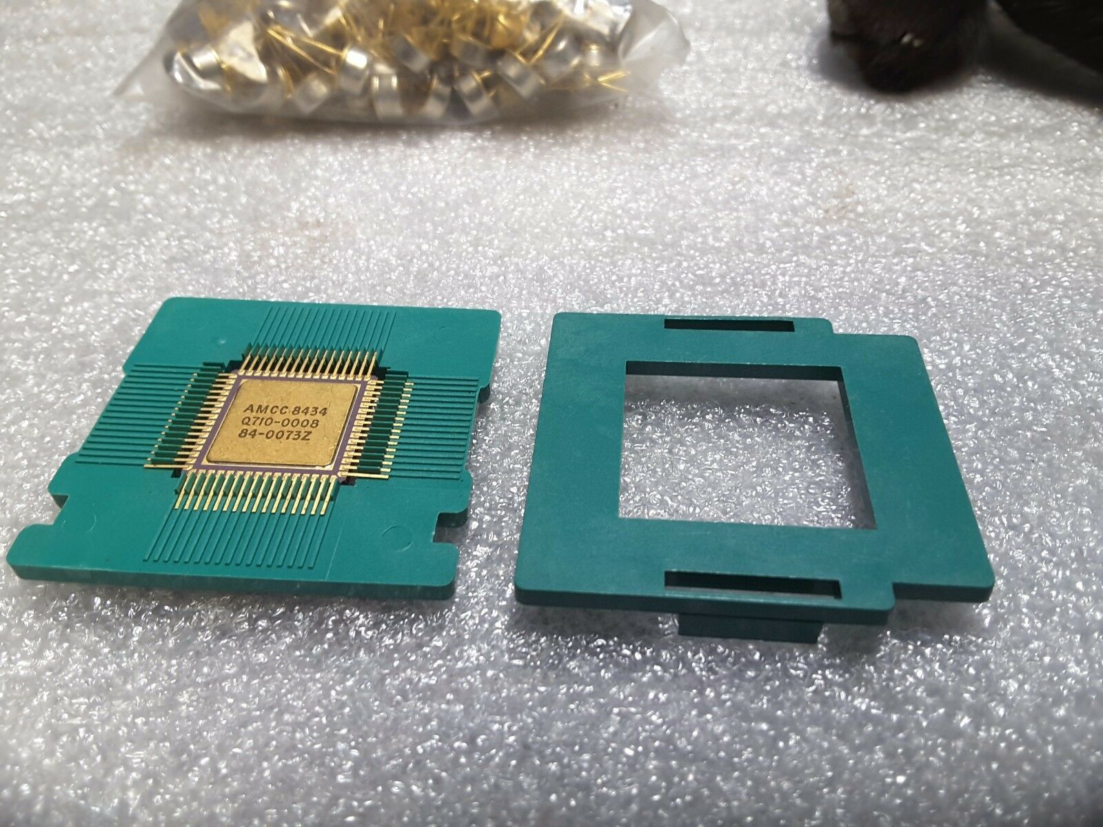MACOM AMCC Q710-0008 Q710 LOGIC ARRAY GOLD CHIP CARRIER CPU CONTROLLER N... - $23.33