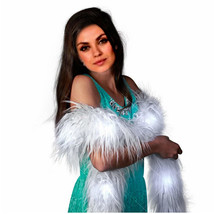 White LED Faux Fur Boa, 80 Inches, Soft and Luxurious - $1,081.43 MXN