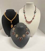 3 Necklaces Vintage Native American Style Beads Bears Wood - $285.10 MXN