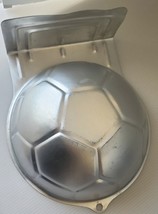 Wilton Soccer Ball 2105-2044 Aluminum Cake Pan Mold 2001 Sports Birthday... - €7,64 EUR
