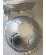 Wilton Soccer Ball 2105-2044 Aluminum Cake Pan Mold 2001 Sports Birthday... - €7,64 EUR