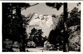 Mt Rushmore Memorial Rise Studio no.832 Early Auto Forground Postcard U16 - £3.94 GBP