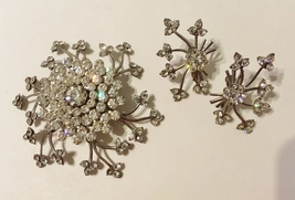 Vintage Earrings Brooch Pin Set Clear Rhinestone Floral Star Burst Screw Back - £67.93 GBP