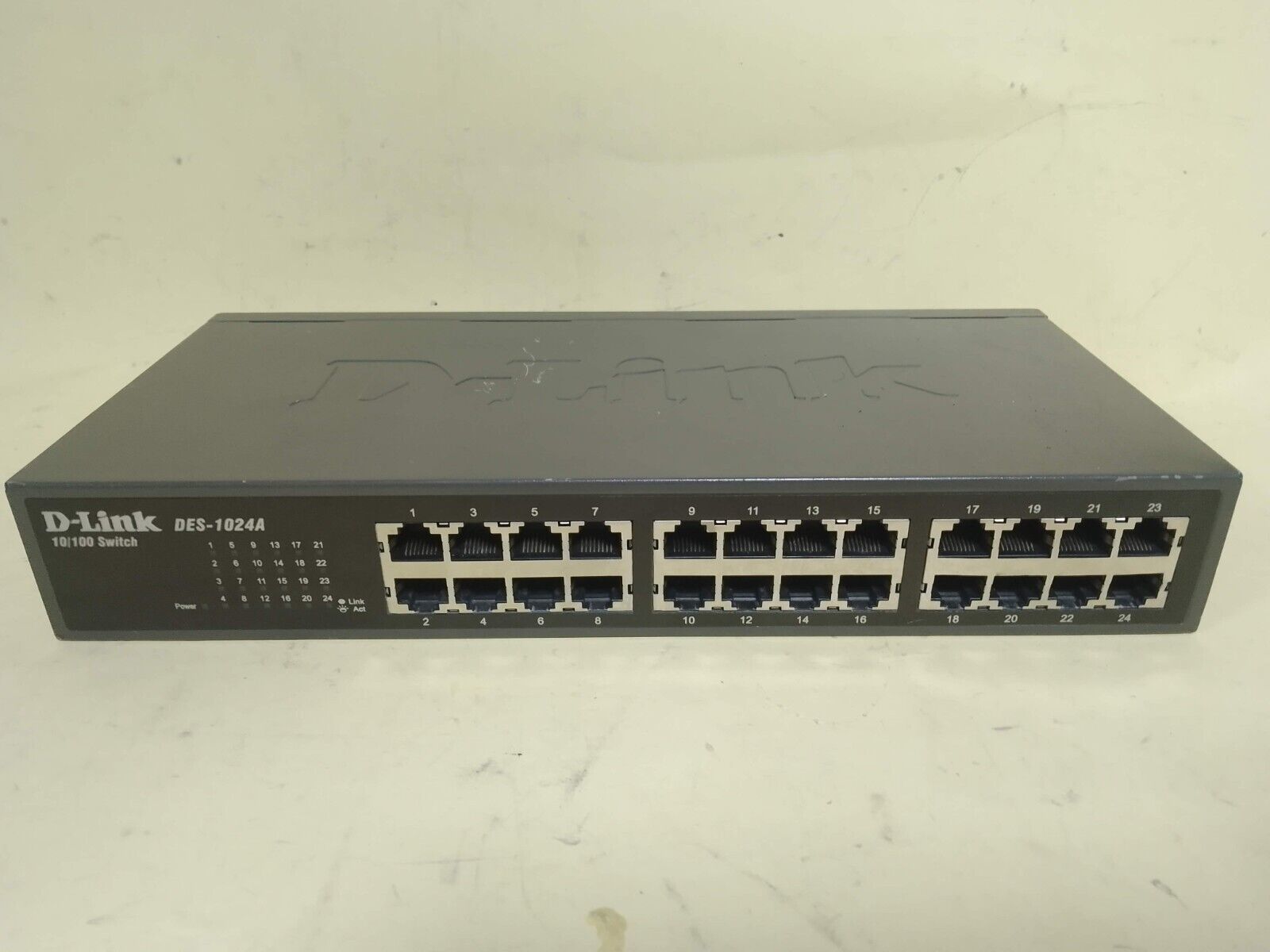 D-Link DES-1024A Fast Ethernet Switch IES1024E....B1G H/W Ver. B1 24-por... - $286.20