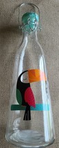 New Classic ~ Printed ~ 11.5&quot; ~ Glass Water Carafe ~ Toucan Design ~ Locking Lid - £18.03 GBP