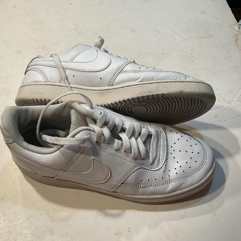 NIKE AIR Size 10.5 Woman’s Sneaker Shoes Triple White NIKE Swoosh Classic Design Item image 3