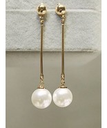Pearl earrings with gold tone bars for women 1.5 inches high - €32,25 EUR
