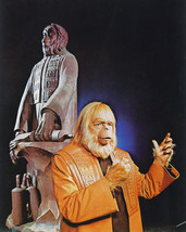 Maurice Evans in Beneath the Planet of the Apes 16x20 Canvas in front of statue - £55.94 GBP