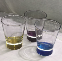 Lot Of 4 Round Glass Drinking Cups, Glasses, Clear W/ Colorful Thick Base 4.5”H - £6.14 GBP