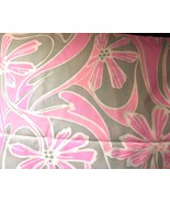 Vintage 1970s Hawaiian Fabric Bright Pink Gray White Flower Abstract 44”... - $798.28 MXN