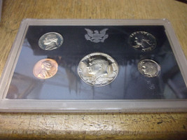 1972 S Proof Set U.S. Mint Original Government sealed plastic case Collectible - £10.31 GBP