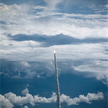 Launch of Space Shuttle Discovery STS-26 flies through clouds Photo Print - £6.90 GBP+