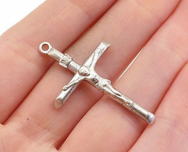 925 Sterling Silver - Vintage Petite Crucifix Religious Cross Pendant - PT4560 - £26.59 GBP