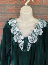 Vintage Full Length Robe Medium Emerald Green Lace Neck Long Sleeve Housecoat - £33.81 GBP