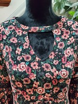 Nina Leonard Women Black Floral Rayon Round Neck Long Sleeve Knee Length Dress S - £22.03 GBP