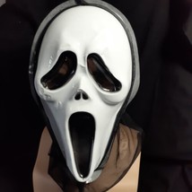 Adult Ghost Face Scream Mask New In Package - £7.56 GBP