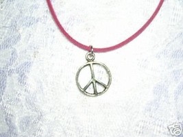 FUN HIPPIE STYLE ROUND PEACE SIGN SYMBOL CAST PEWTER PENDANT 18&quot; PINK NE... - $156.18 MXN