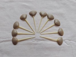 Vintage Clam Shell Shaped Plastic Picks for Crafting Cupcakes Hors D&#39;oeu... - £9.60 GBP