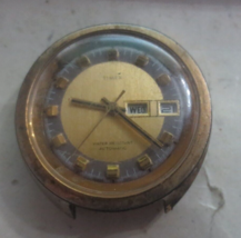 Vintage Timex men&#39;s Automatic manual wind Watch Goldtone Day Date 38mm bezel - £18.28 GBP