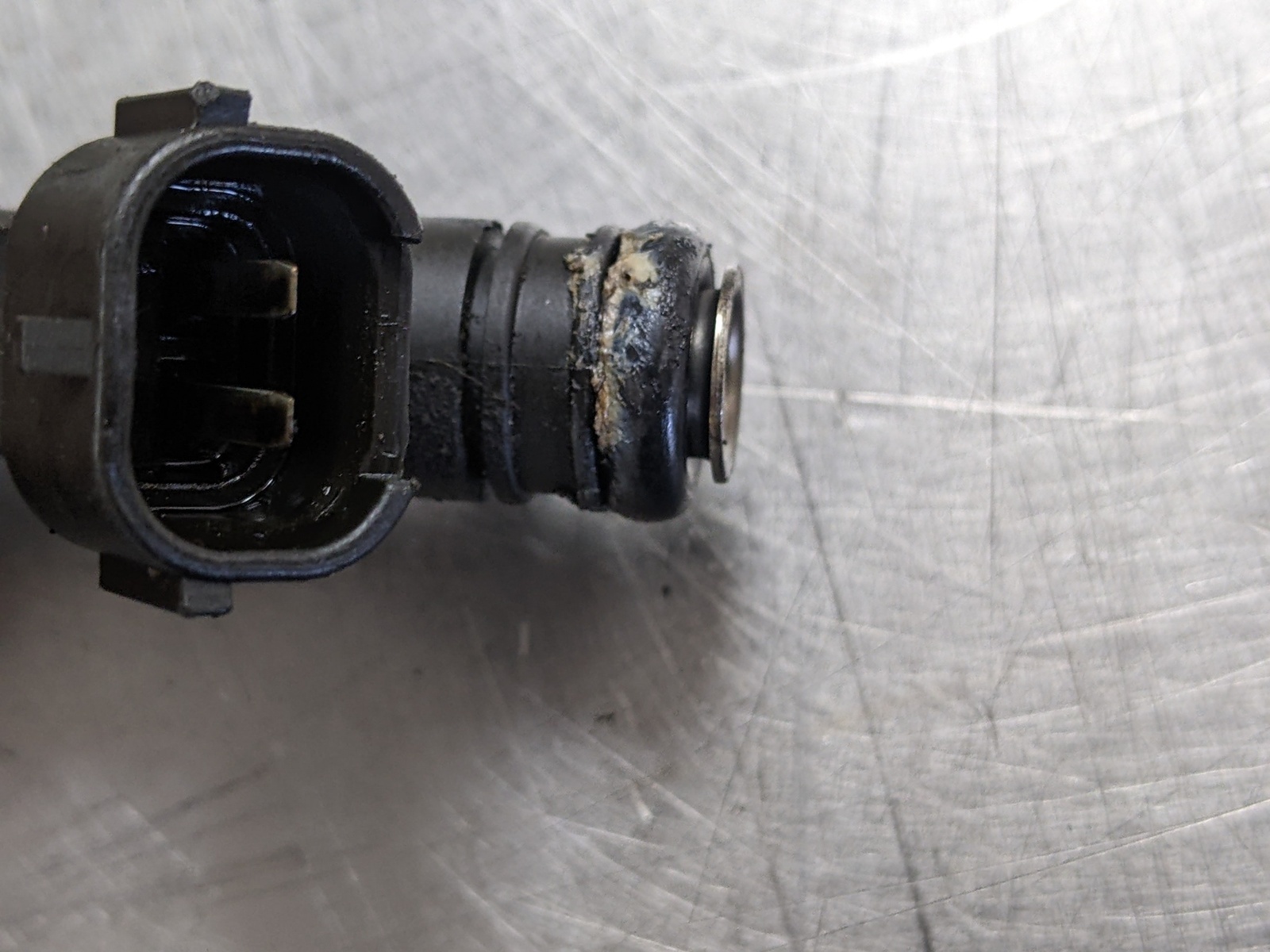 Fuel Injector Single For 05-15 Nissan Xterra  4.0 166007S00A 4WD Item image 6