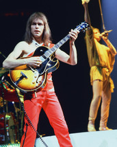 Yes Steve Howe on Stage 1970&#39;s 16x20 Canvas - £55.93 GBP