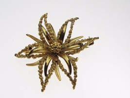 Good Early - Mid Twentieth Century Rolled Gold Brooch With Safety Catch - $23.65