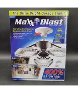 New MAXX Blast LED Garage Light 3700 Lumen Ultra Bright Screws Into Ligh... - $366.92 MXN
