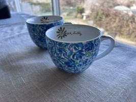 Set Of 2 Lilly Pulitzer Blue Purple Gold Floral Ceramic 12 Oz Coffee Tea Mug Cup - £15.60 GBP