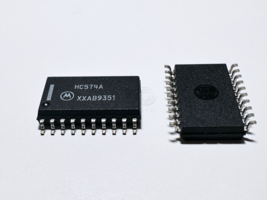 2X MC74HC574ADW HC574A MOTOROLA Octal D Type Flip Flop Tri State Outputs... - $54.93 MXN