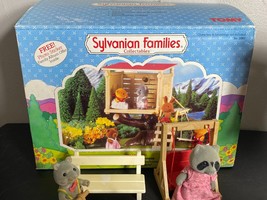 Sylvanian Families Funtime Treehouse Tomy No. 2887 &amp; Figures Extras 1986 Vintage - £55.38 GBP