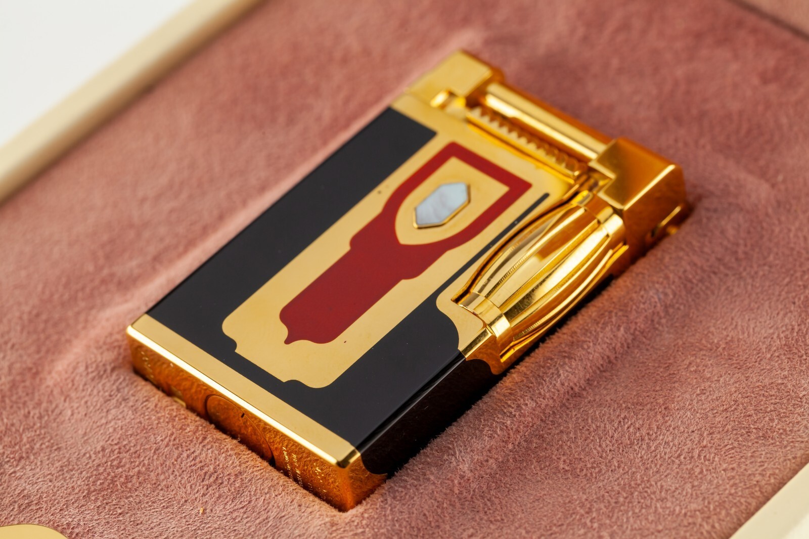 ST Dupont Maharadjah Limited Edition #810/2000 Lighter w/ Box and Papers Item image 3