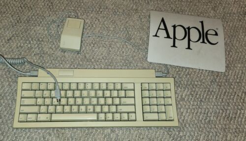 Vintage Apple Keyboard II M0487 With Desktop Bus Mouse & Pad Untested - $99.99