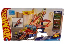 Hot Wheels City Motorized Roller Coaster Rally Vehicle Playset, 5 Cars I... - €59,54 EUR