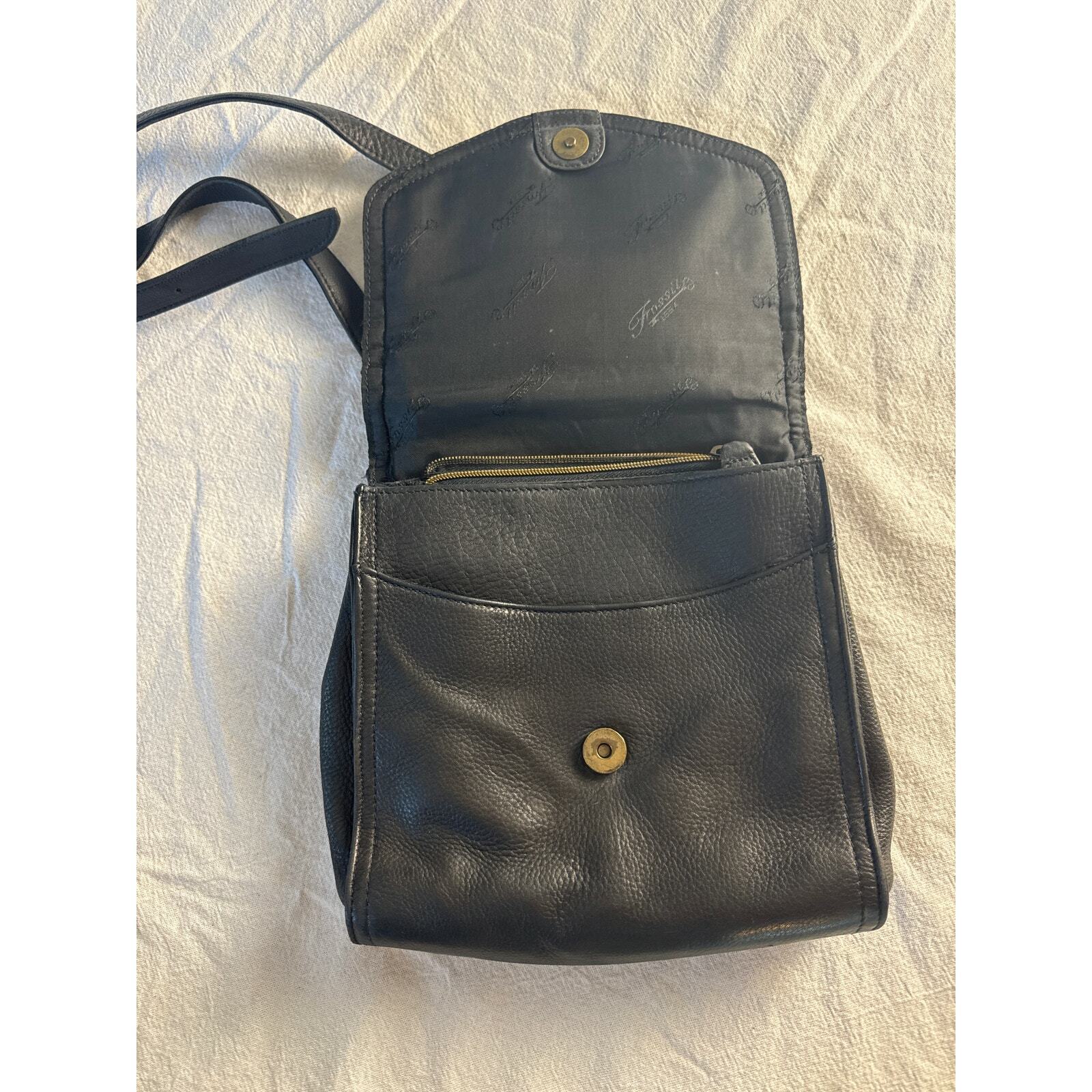 Fossil Navy Genuine Leather Crossbody Shoulder Bag with Front Zip Pocket Item image 3