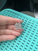 SILVERTONE SCHOOL HOUSE Pin - $12.00