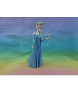 Disney Frozen Elsa the Snow Queen PVC Figure with Snowflake - £6.24 GBP